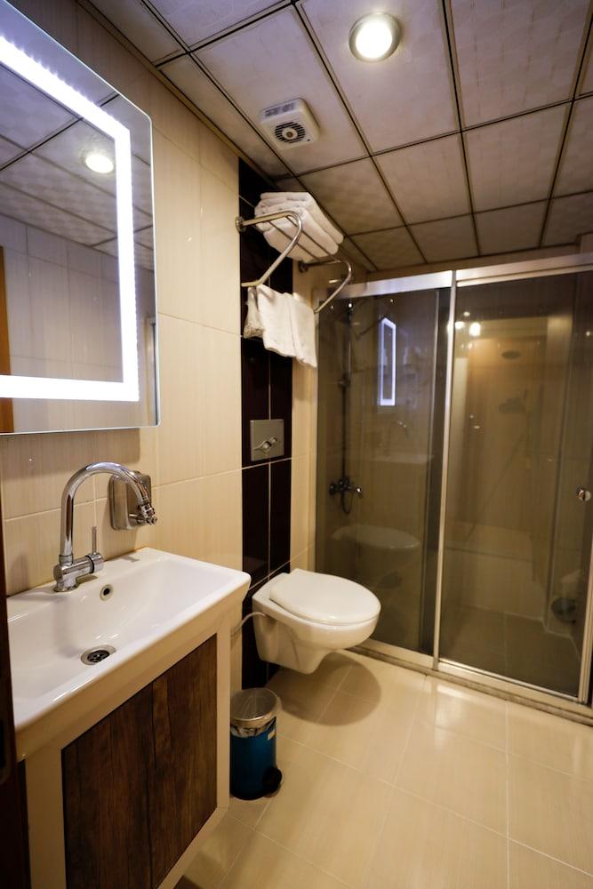 Tatvan Park Hotel - Bathroom