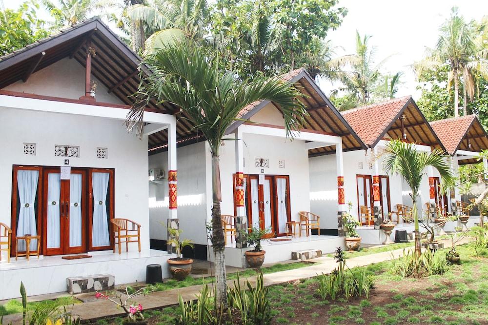 Kubu Indah Guest House - Featured Image