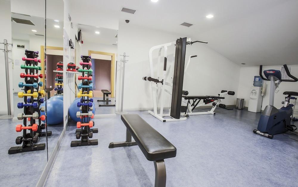 Housez Suites and Apartments - Special Class - Gym