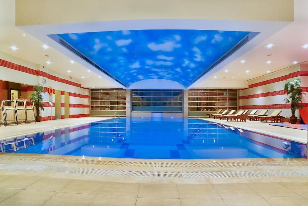 جراند سيفاهير هوتل آند كونفنشن سنتر - Indoor Pool