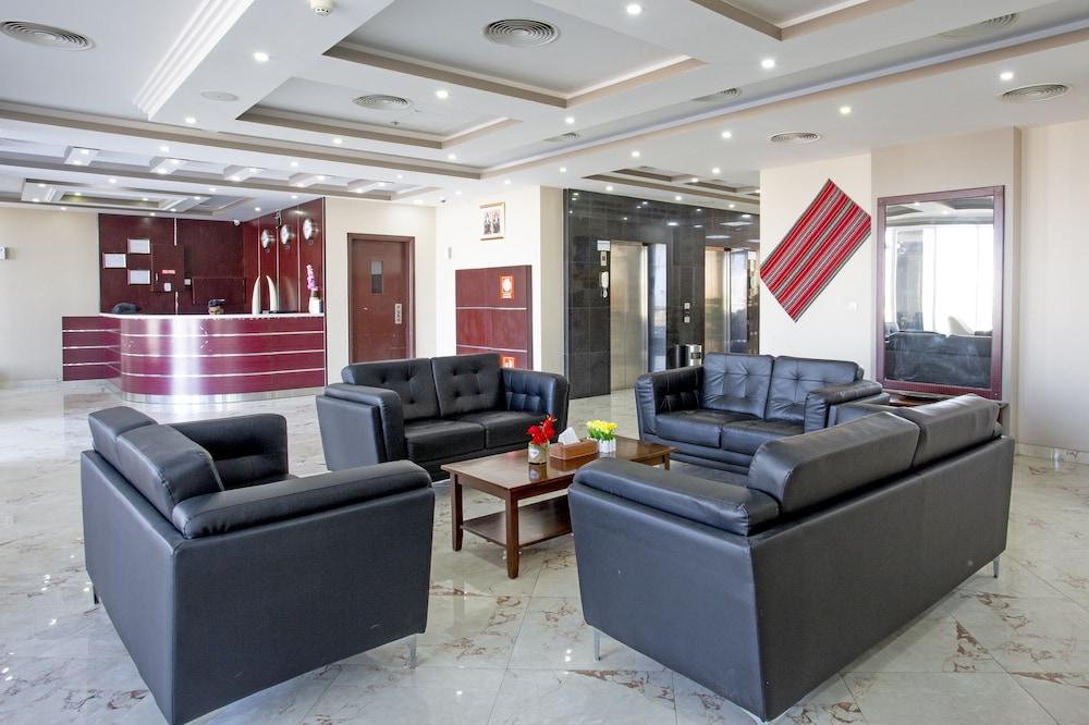 Muscat Hills Hotel - Lobby Sitting Area