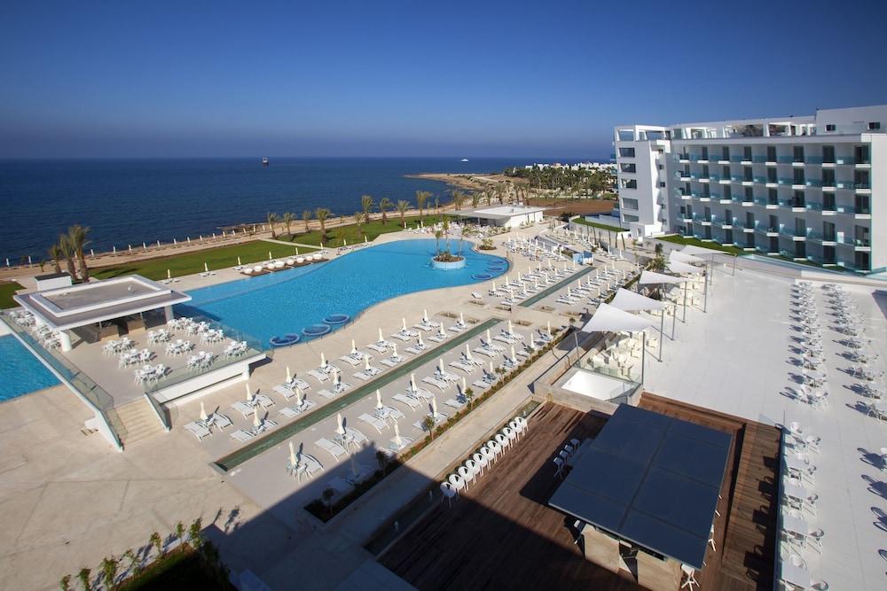 King Evelthon Beach Hotel & Resort - Aerial View