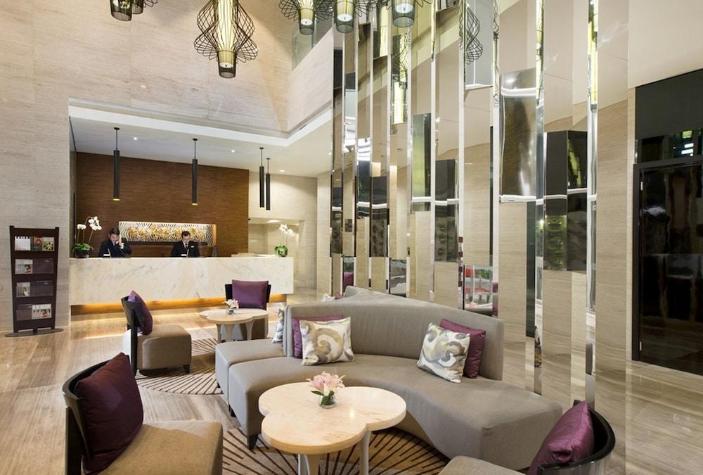 Hotel Santika Premiere Hayam Wuruk - Lobby Sitting Area