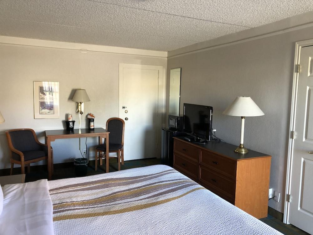 Quality Inn Aurora Denver - Room