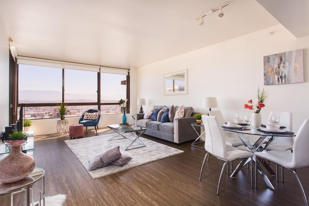 New Urban Downtown LA Luxury Apartment - Featured Image