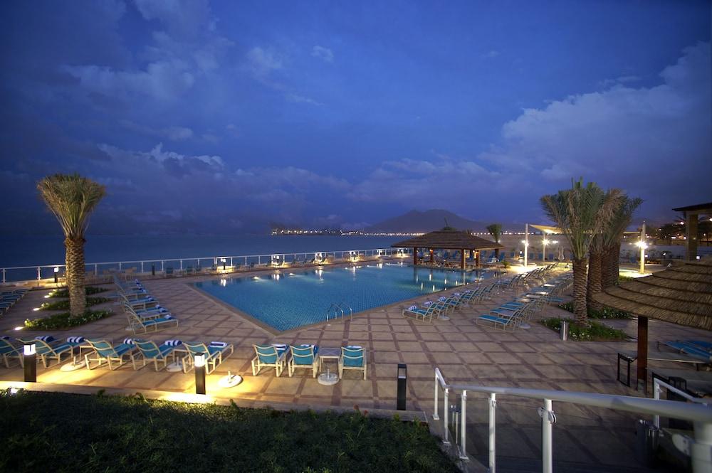Oceanic Khorfakkan Resort And Spa - Outdoor Pool