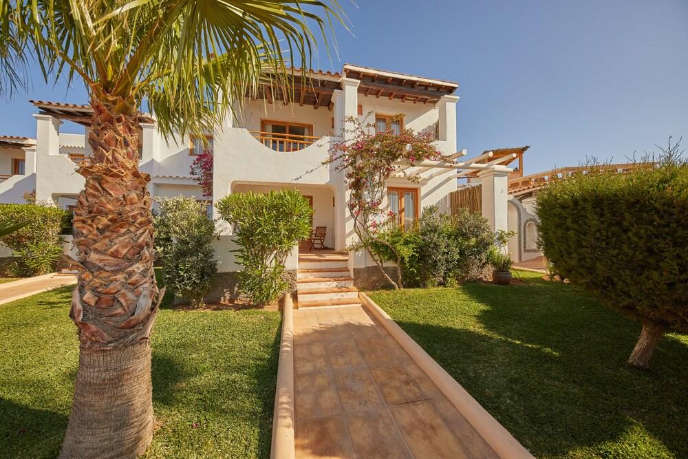 Petunia Ibiza, a Beaumier Hotel - Property Grounds