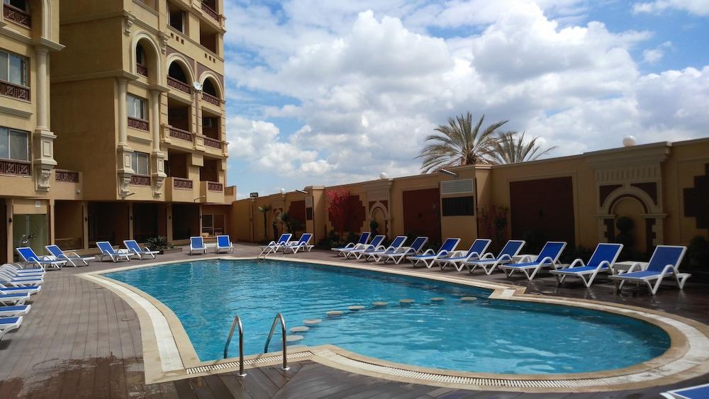 Eastern Al Montazah Hotel - Outdoor Pool