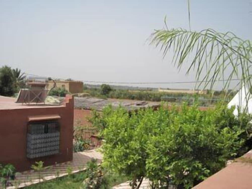 Dar Abdelkarim - Property Grounds