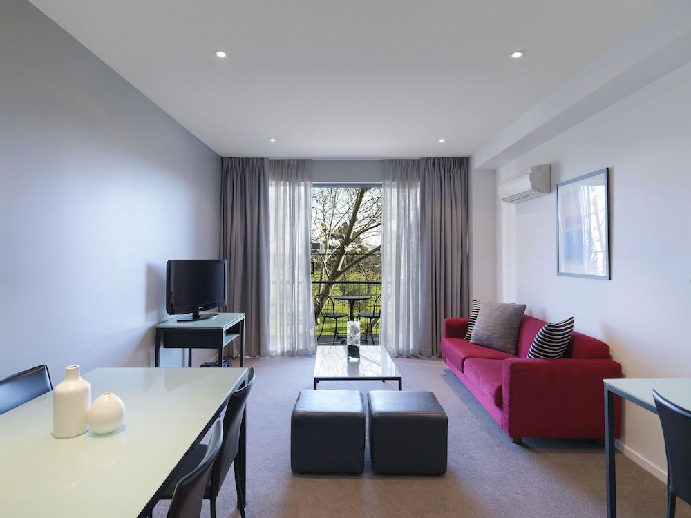 Adina Apartment Hotel St Kilda Melbourne - Room