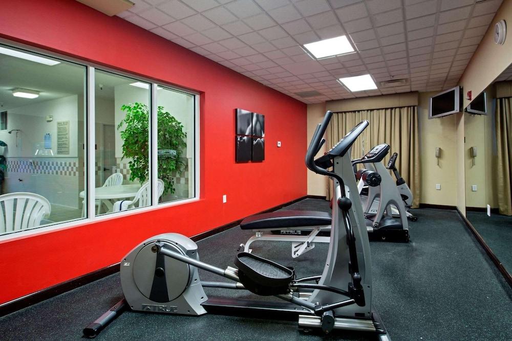 Country Inn & Suites by Radisson, Newport News South, VA - Fitness Facility