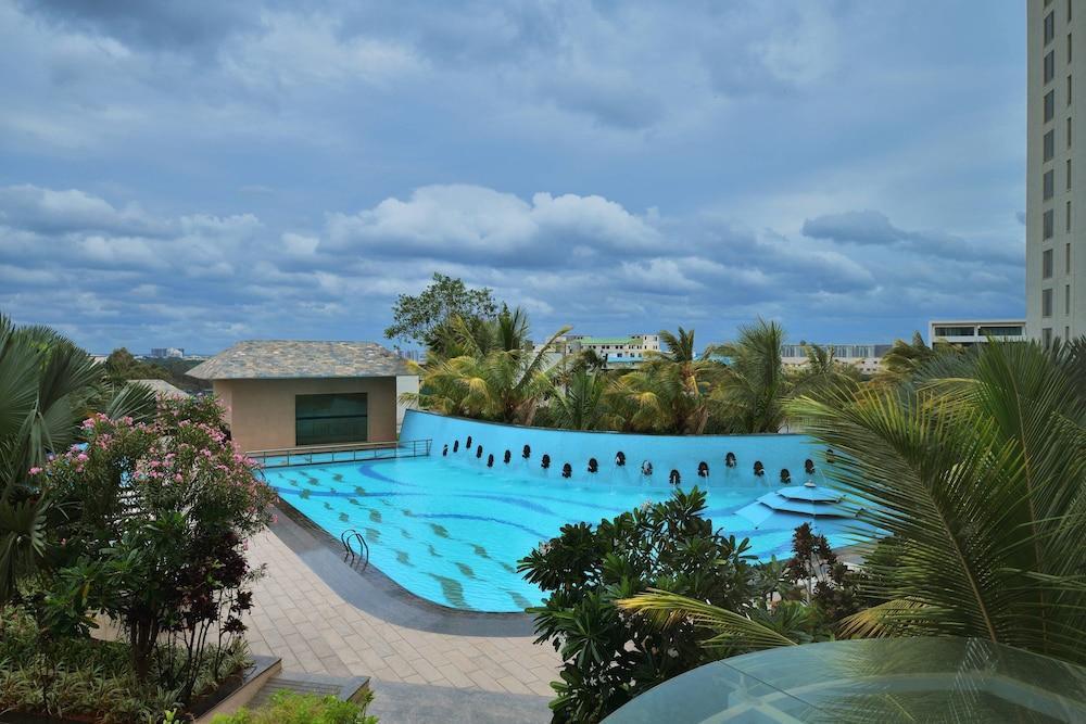 Bengaluru Marriott Hotel Whitefield - Outdoor Pool