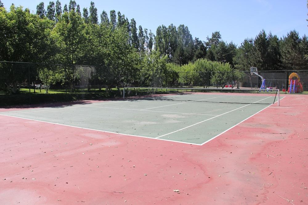 Golkoy Yasam Resort - Tennis Court