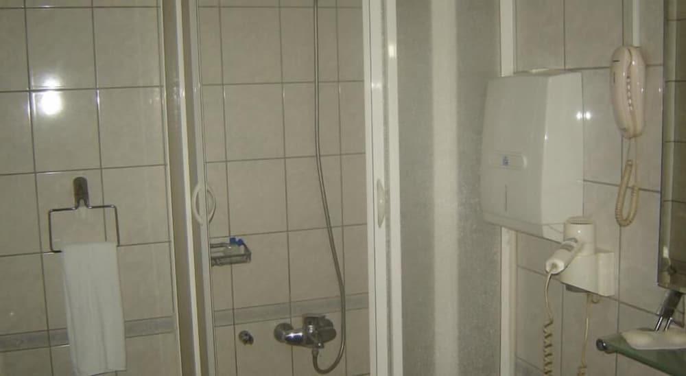 بيزجينلر هوتل - Bathroom