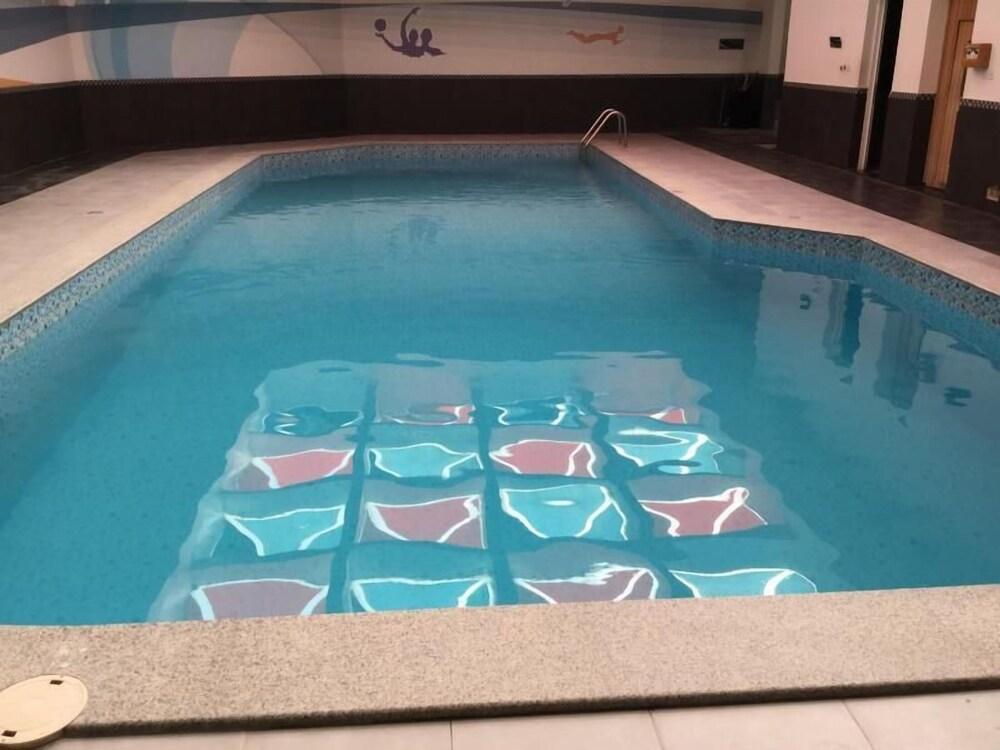 فندق التنفيذيين، العزيزية - Pool