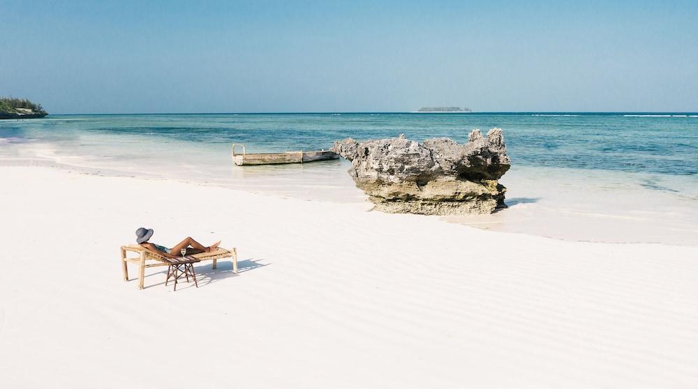 Sunshine Bay Hotel Zanzibar - Featured Image