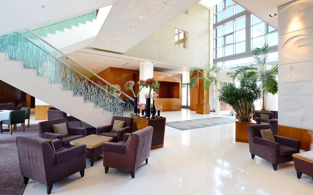 Canary Riverside Plaza Hotel - Lobby Sitting Area