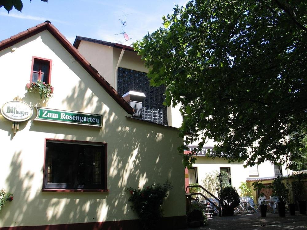 Hotel Zum Rosengarten - Exterior
