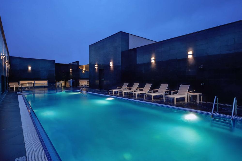 Hilton Garden Inn Al Khobar - Pool