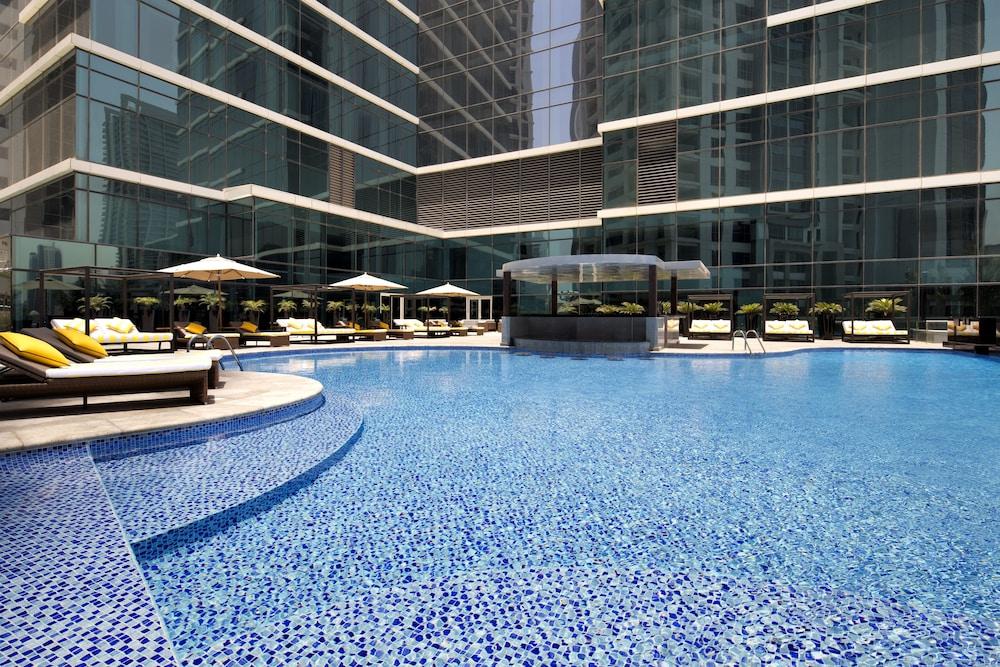 تاج دبي - Indoor/Outdoor Pool