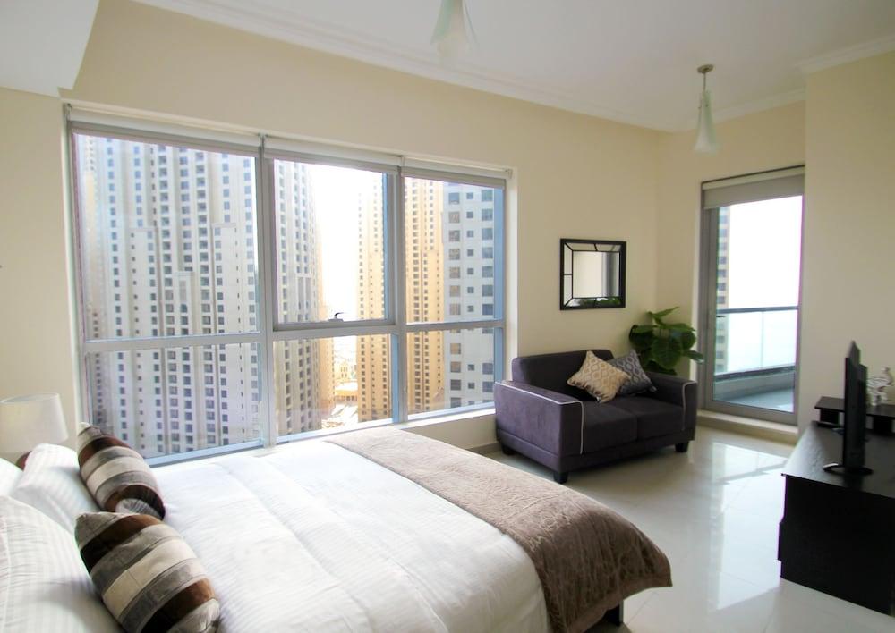 Kennedy Towers - Bay Central - Room
