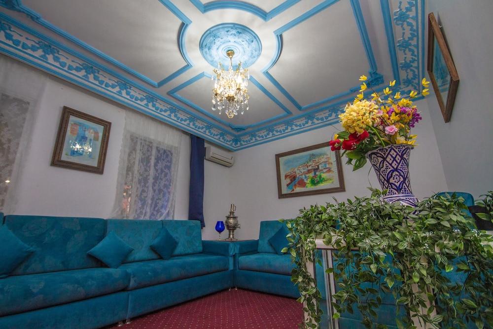 Hotel Tarek - Lobby Sitting Area