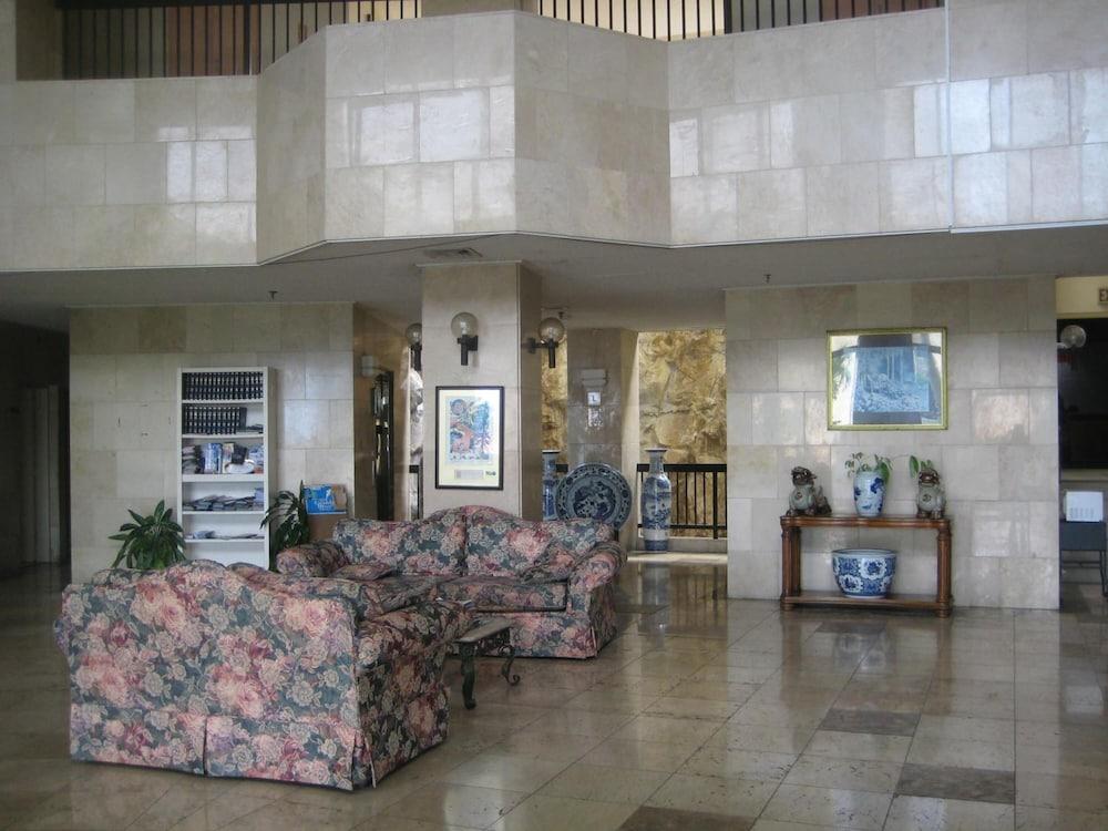 Tumon Bay Capital Hotel - Lobby