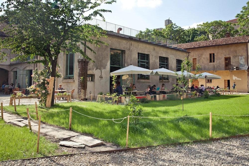 Un posto a Milano - Property Grounds
