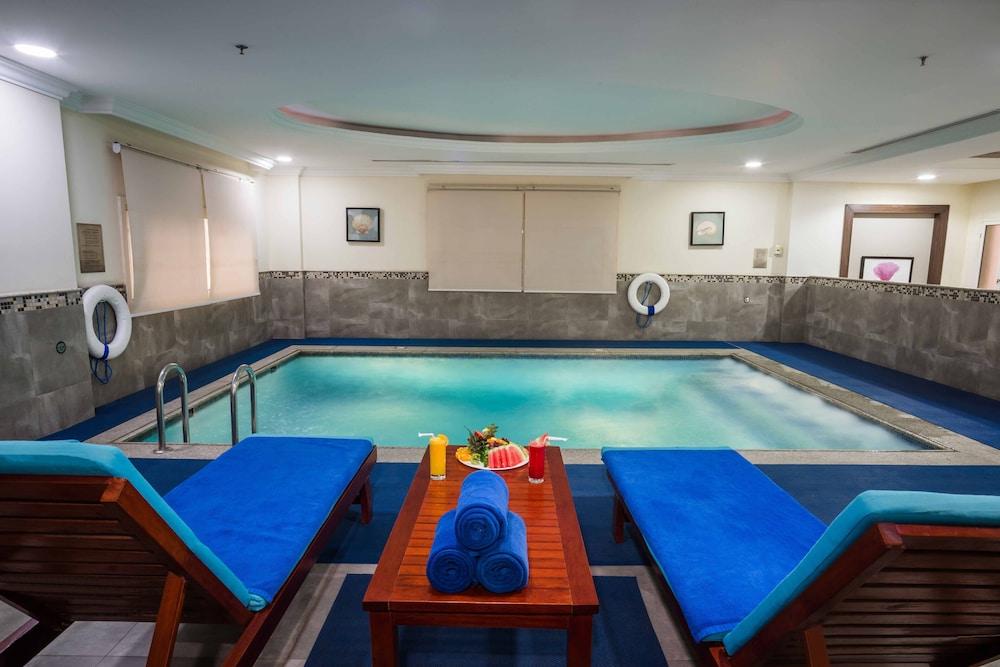 Gloria Inn Hotel - Indoor Pool