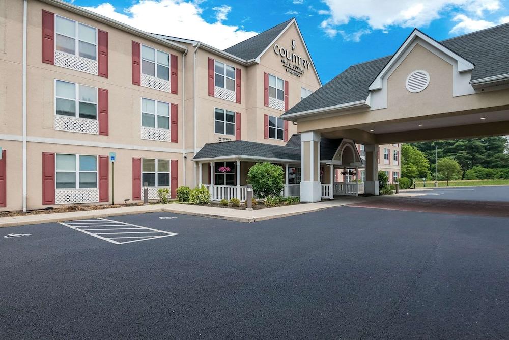 Country Inn & Suites by Radisson, Harrisburg Northeast - Hershey - Featured Image