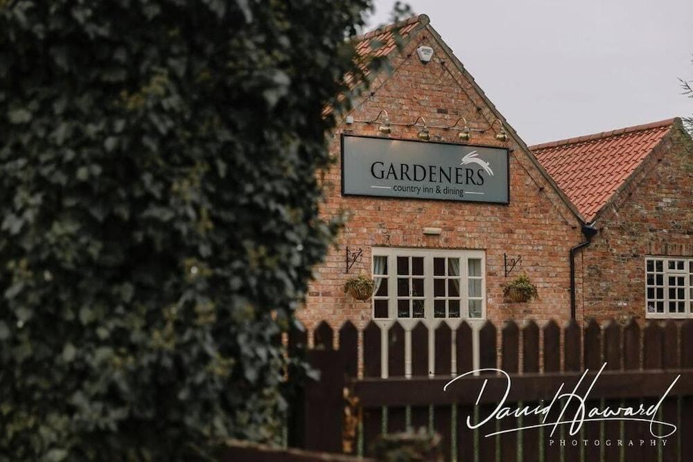 Gardeners Country Inn - Exterior