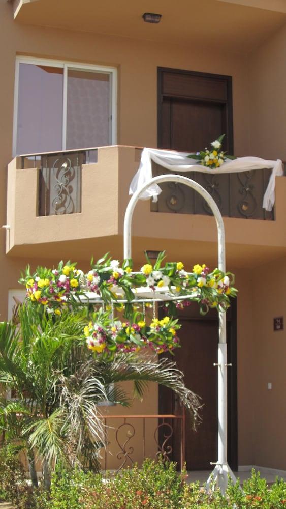 Al Ahlam Tourisim Resort - Families Only - Balcony