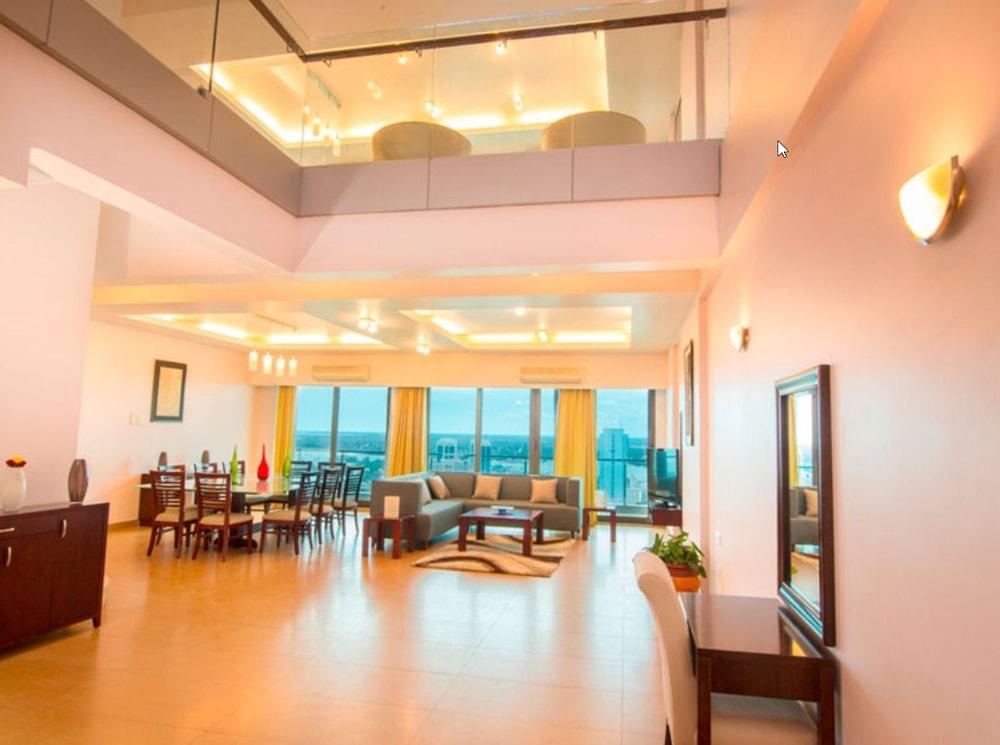 Luxury Penthouse - Living Room