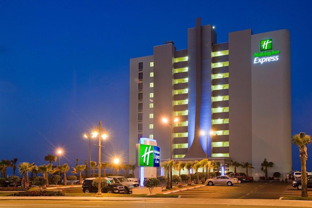 Holiday Inn Express & Suites Oceanfront, an IHG Hotel - Exterior