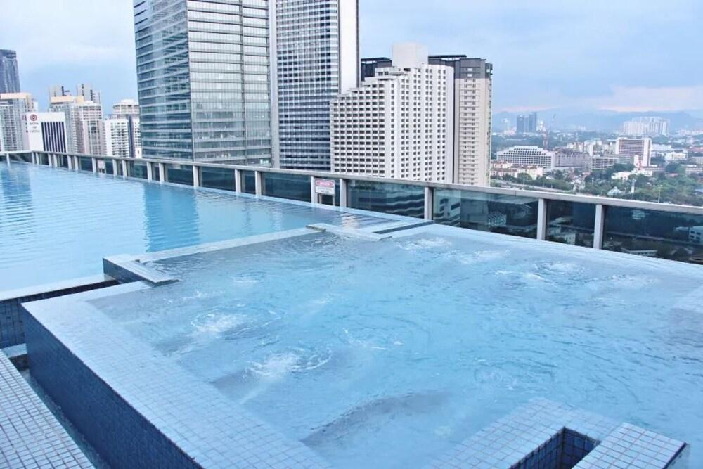Somerset Kuala Lumpur - Rooftop Pool