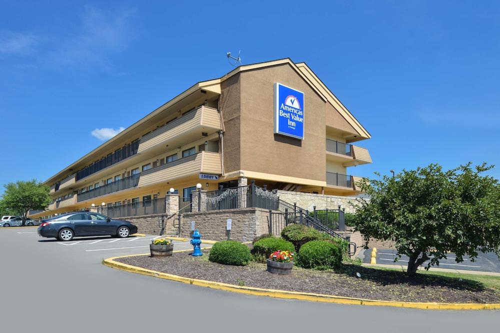 Americas Best Value Inn Pittsburgh Airport - Featured Image
