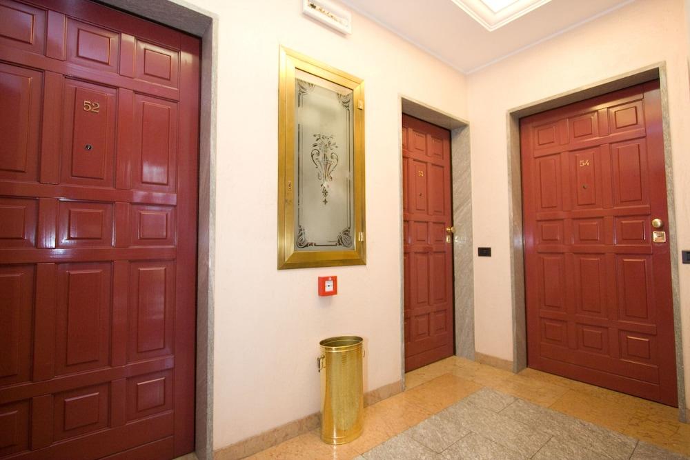 ريزيدنس ديلا جار - Interior Entrance