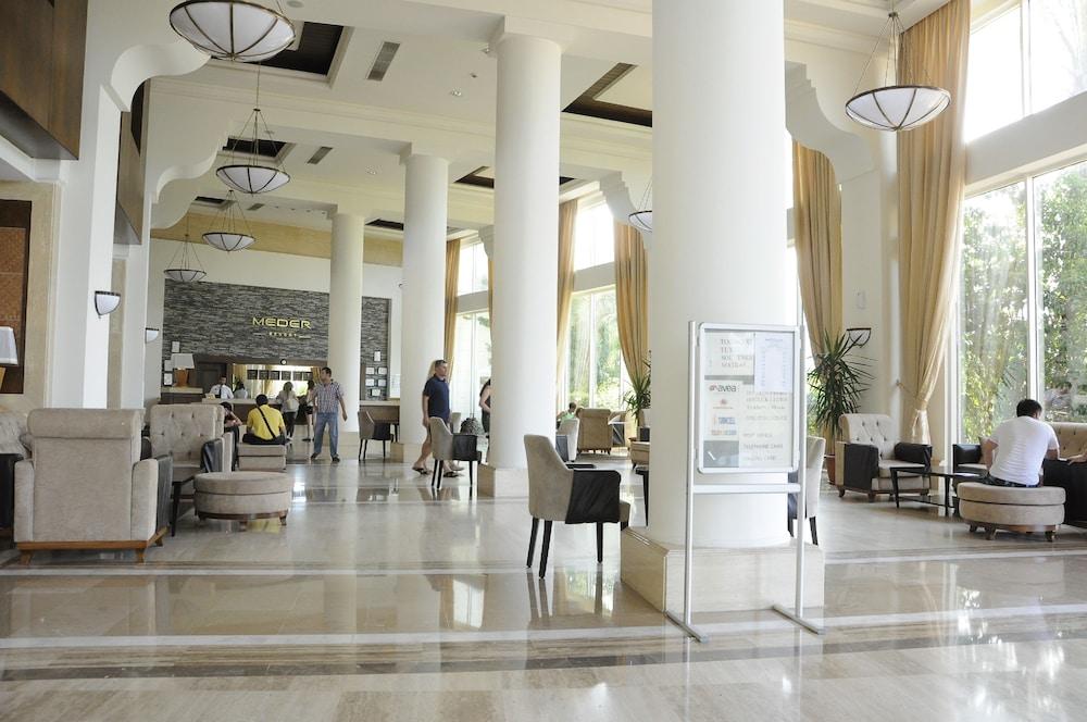 Meder Resort Hotel - Lobby Sitting Area