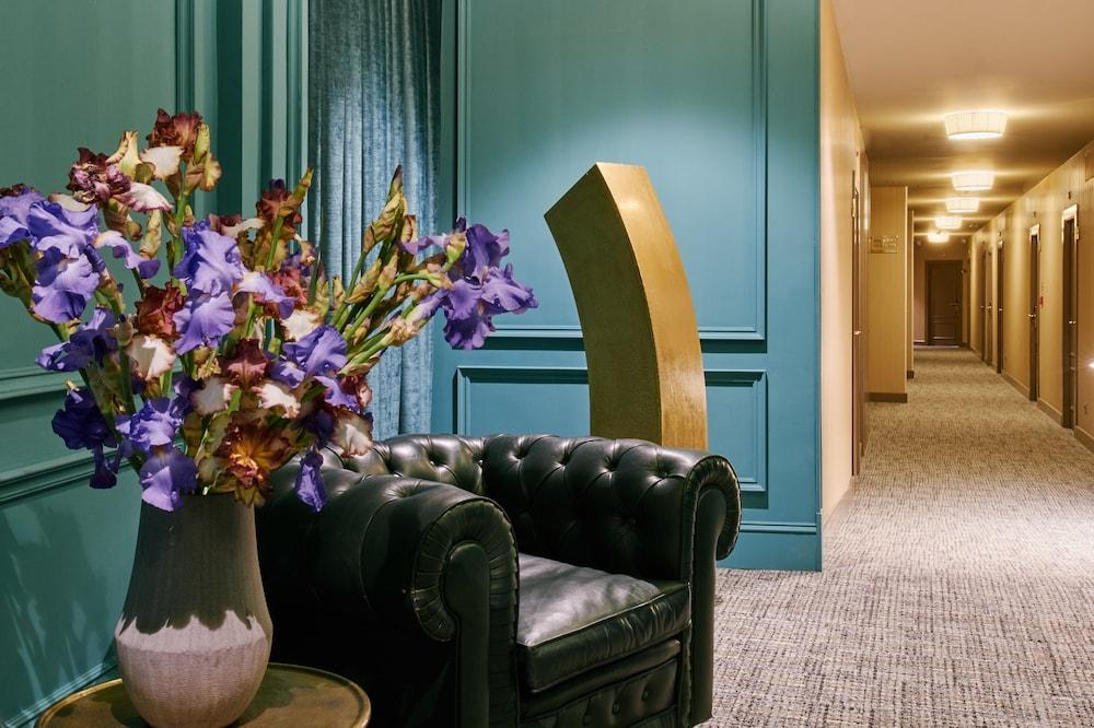 Hotel Regente - Lobby Sitting Area