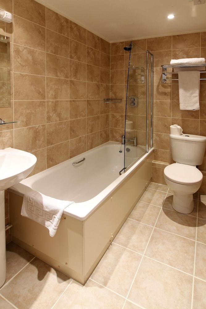 Wolverhampton Goldthorn Hotel - Bathroom