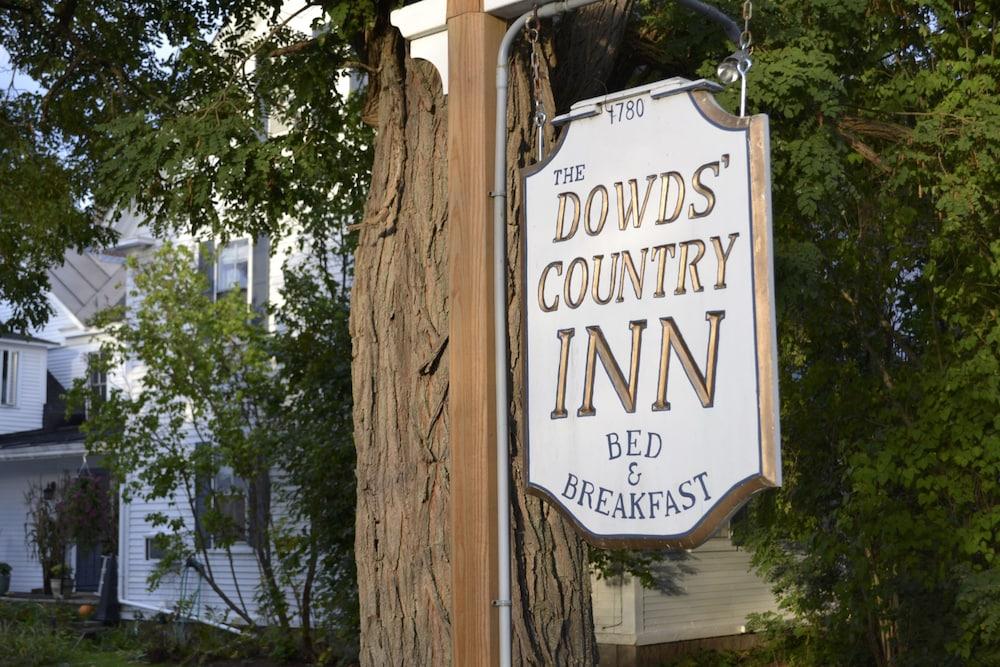 Dowds Country Inn - Exterior