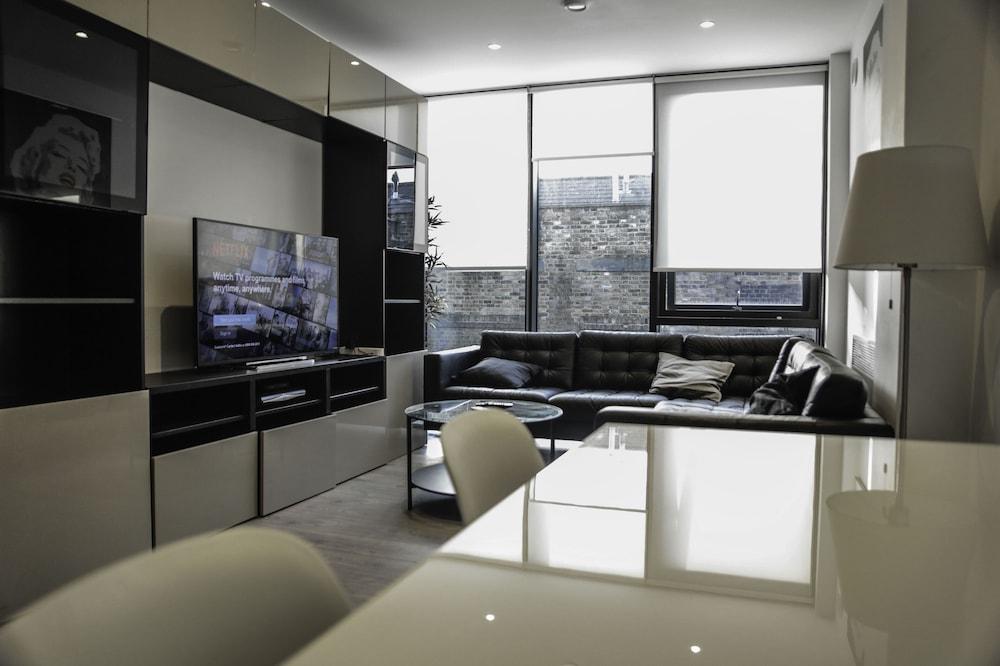 MD Luxury Apartment - Featured Image