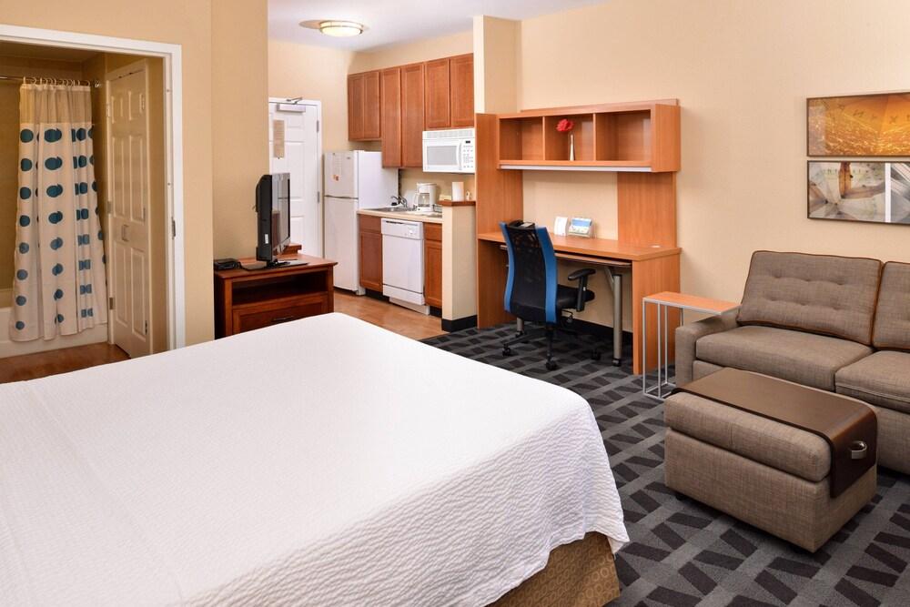 TownePlace Suites by Marriott Sacramento Cal Expo - Featured Image