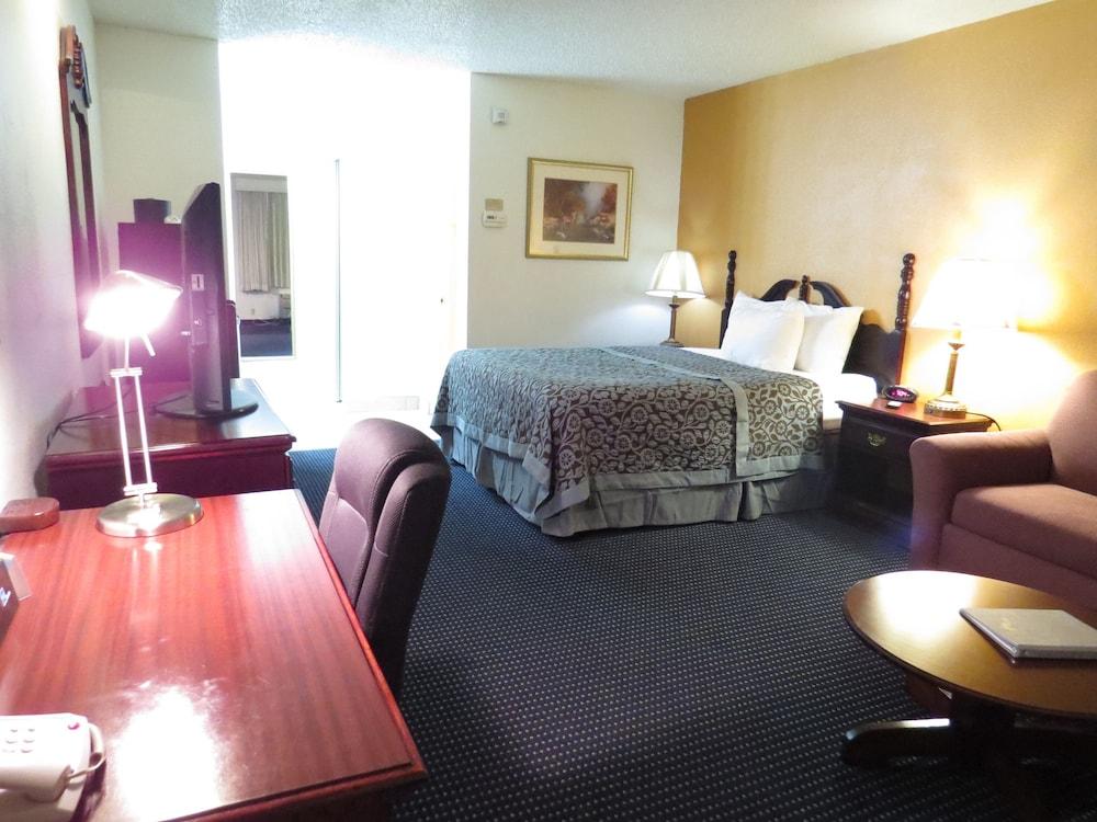 Days Inn by Wyndham Grand Junction - Room