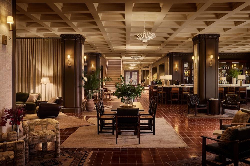 Pasadena Hotel & Pool - Lobby