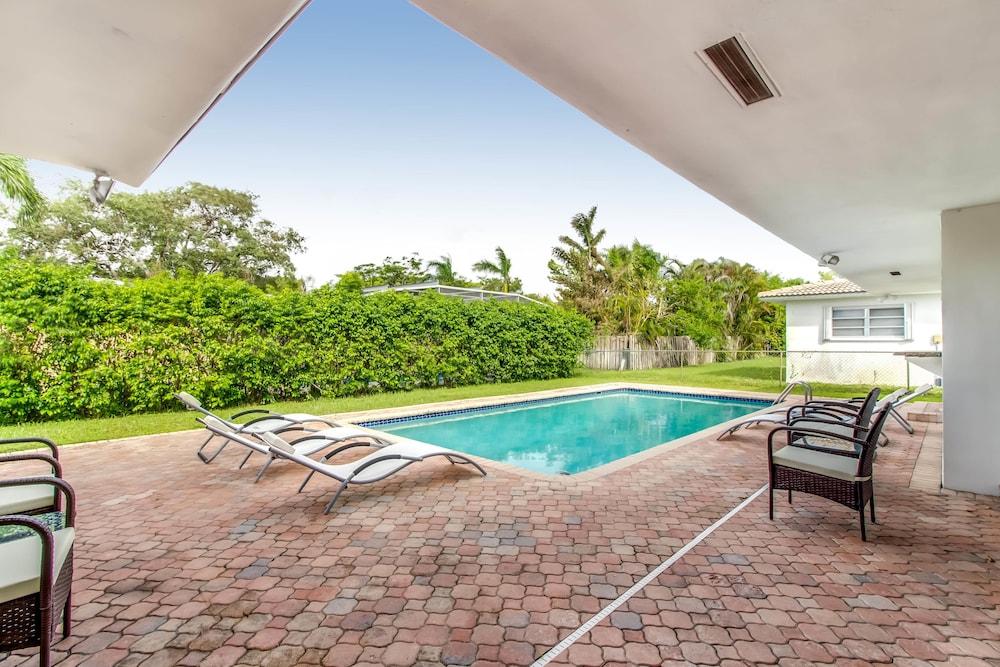 Casablanca Luxury House - Outdoor Pool