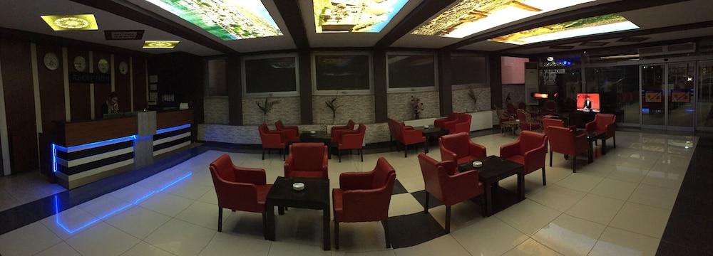 Akgol Hotel - Lobby Sitting Area