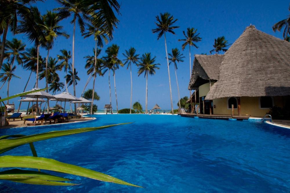 Ocean Paradise Resort & Spa Zanzibar - Outdoor Pool