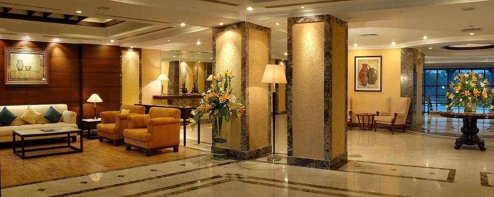 Fortune Park Panchwati, Kolkata, Member ITC Hotel Group - Lobby Sitting Area