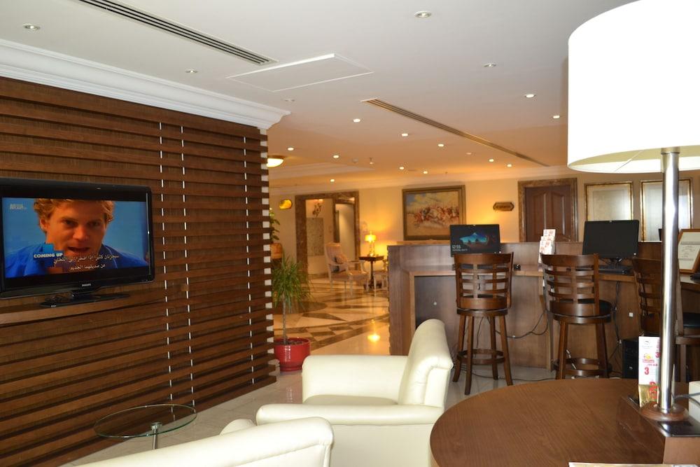 Sheraton Khalidiya Hotel - Lobby Lounge